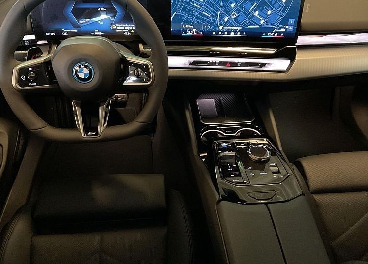 Zunanja slika - BMW i5 - xDrive40  AT - 11