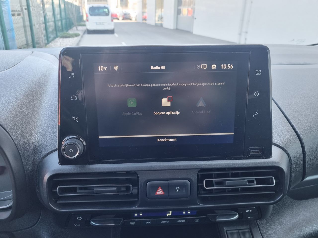 Notranja slika - Opel Combo - XL 1.5 HDI 96KW - VLEČNA KLJUKA - ODLIČEN - 9