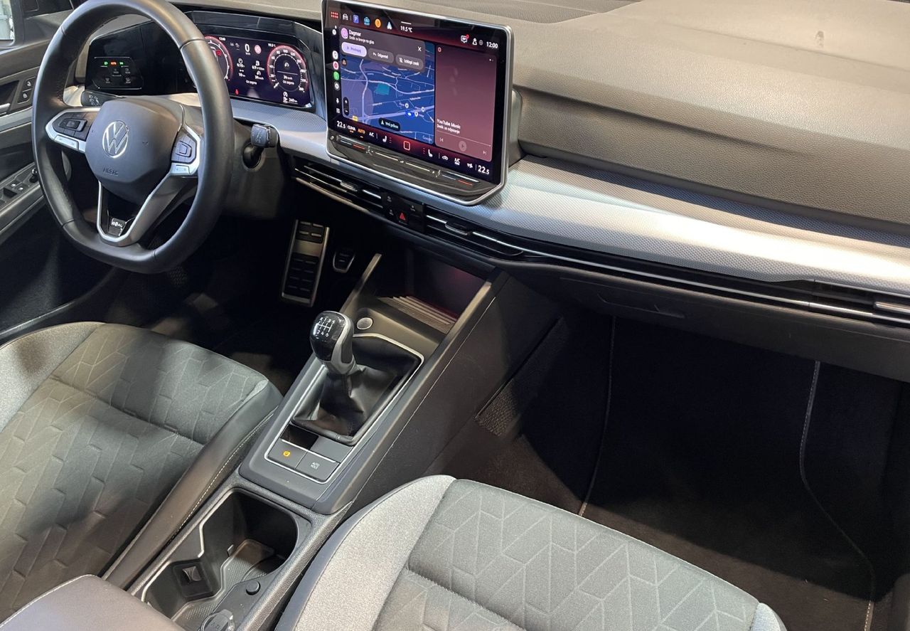 Zunanja slika - VW Golf - Variant 1.LASTNIK-VIRTUAL-NAVIGACIJA-RADAR-LED-LANE-ALU - 7