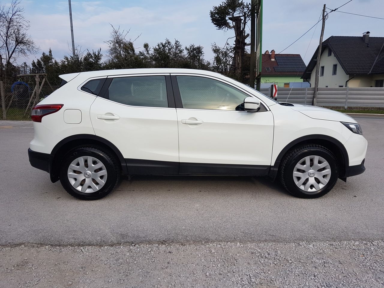 Zunanja slika - Nissan Qashqai - 1.2 - 5