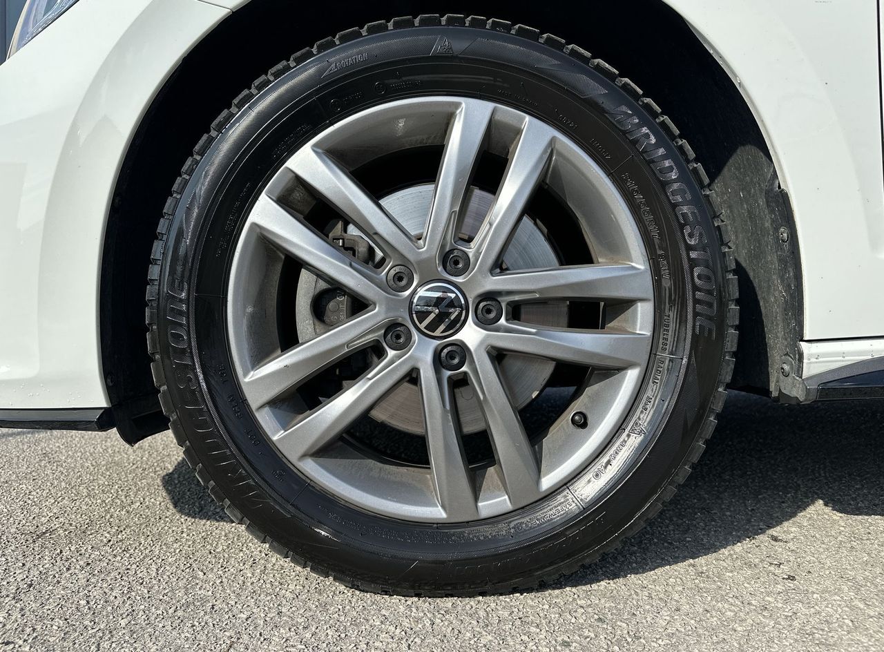 Zunanja slika - VW Touran - 1.5 TSI avt. R-Line Edition - 9