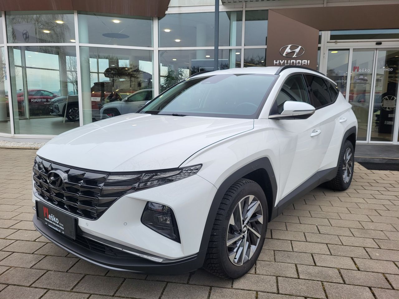 Zunanja slika - Hyundai Tucson - 1.6 T-GDI PREMIUM slo-1last-navi-alu-pdc-kamera - 1