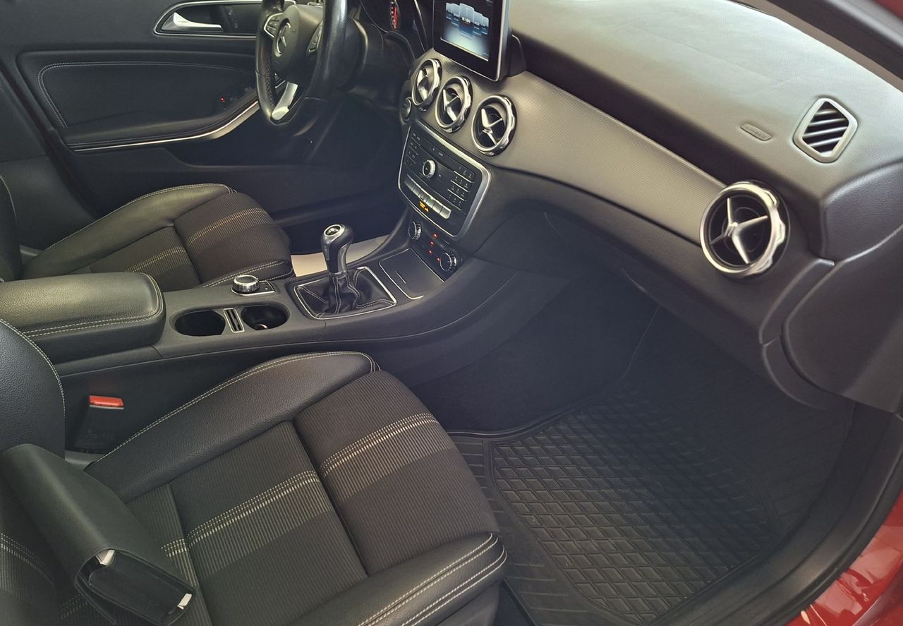 Zunanja slika - Mercedes-Benz GLA-Razred - GLA 180 URBAN - 10