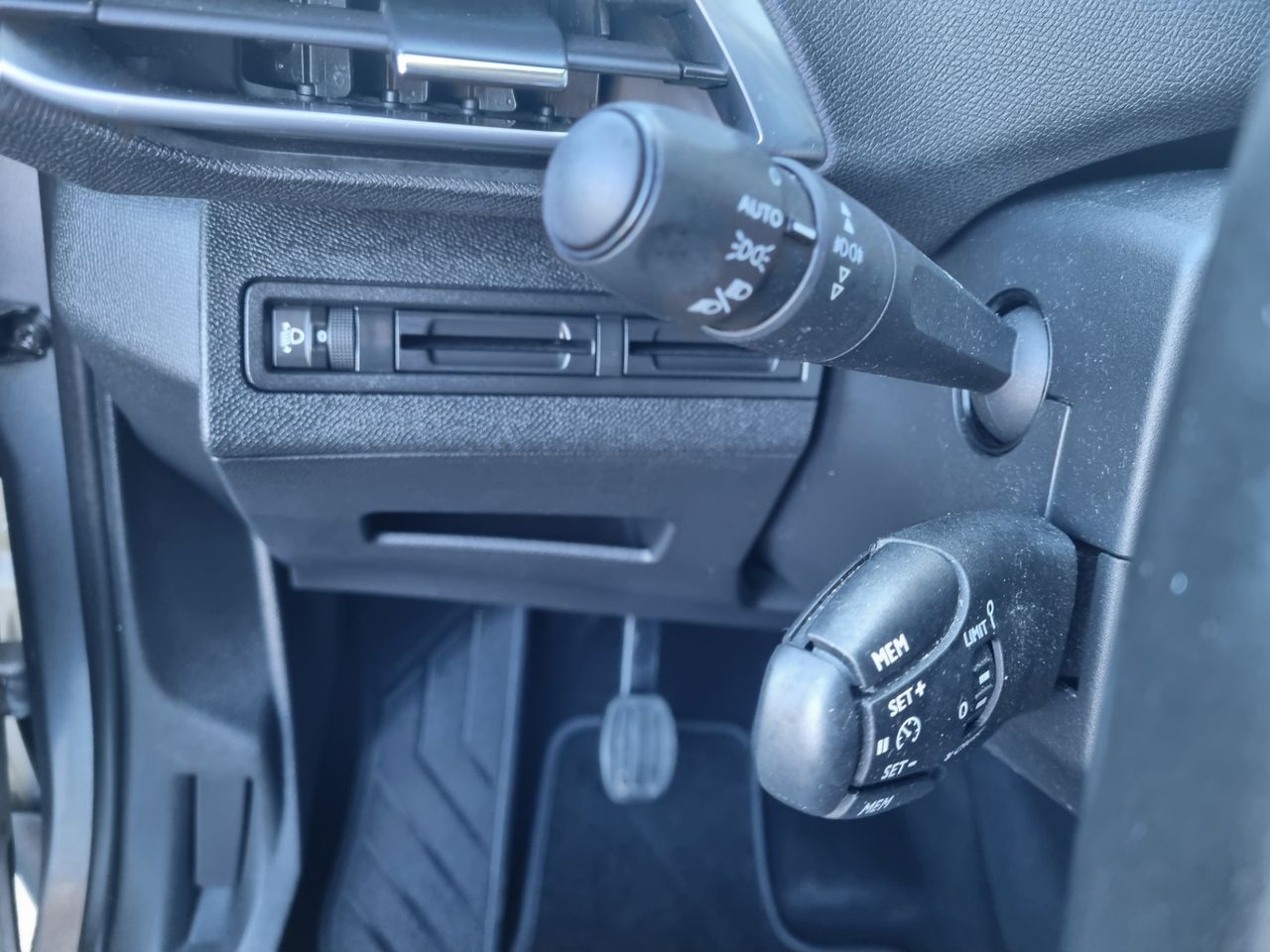 Zunanja slika - Peugeot 3008 - 1.6 BlueHDi 120 - SERVISNA KNJIGA - LEPO OHRANJEN - 13