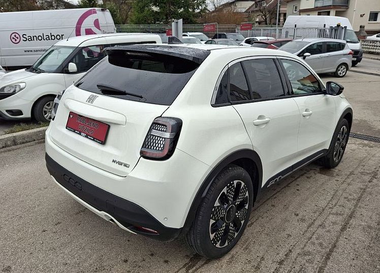 Zunanja slika - Fiat 600 - 1.2 T3 Hybrid E-DCT6 110 La Prima + ZIMSKE GUME - 3