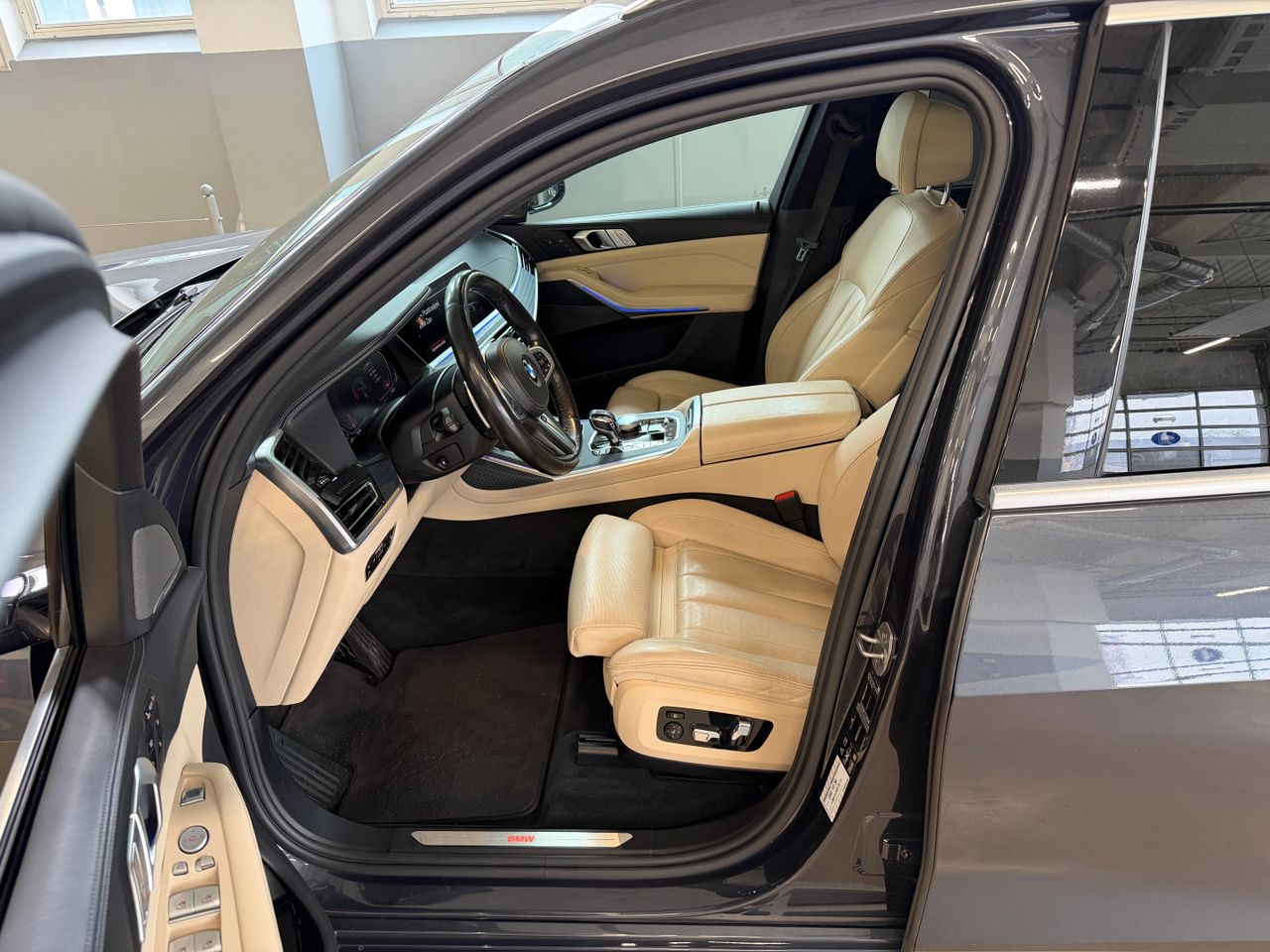 Notranja slika - BMW X7 - BMW - 41