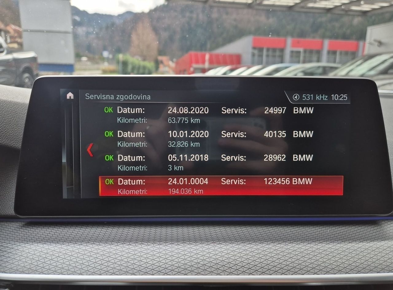 Zunanja slika - BMW Serija 5 - Touring: M-Optic 530d xDrive AUT-LED-RADAR-360KAM-VK-NAV - 2