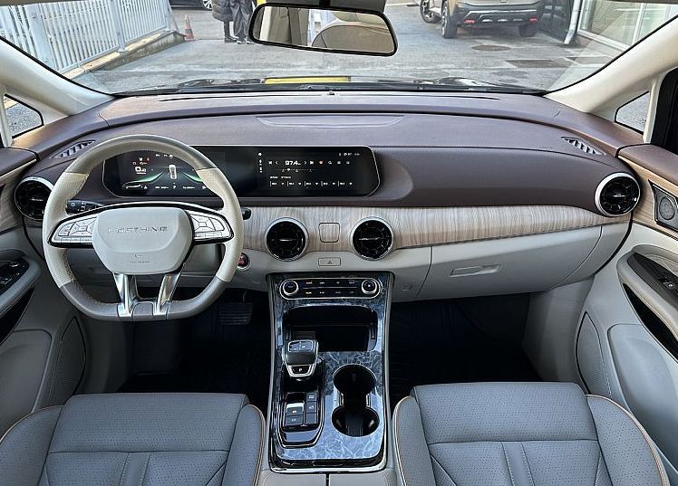 Zunanja slika - Forthing Forthing U Tour - U-Tour 1.5T 7DCT - 4