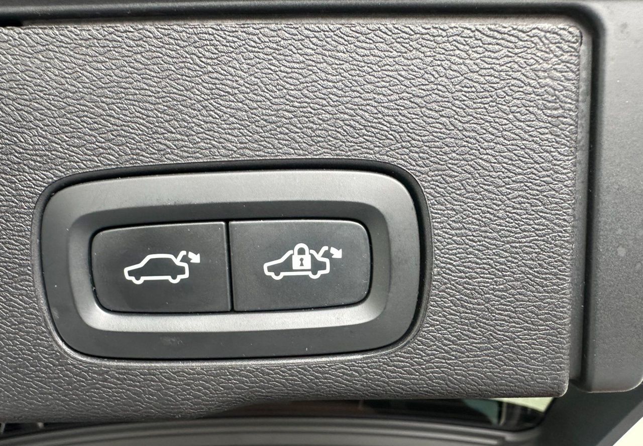 Zunanja slika - Volvo XC60 - B4D Momentum Pro 4X4.AVT. USNJE. TEMPOMAT. LANE AS - 7