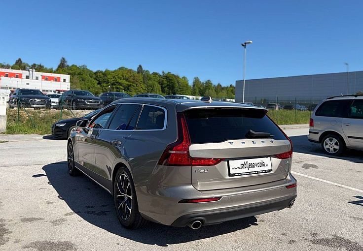 Zunanja slika - Volvo V60 - D4 Momentum Avt. ZELO LEP - 6