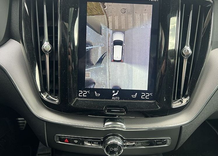 Zunanja slika - Volvo XC60 - B5D AWD AUT R-Design VELIKO DODATNE OPREME - 9