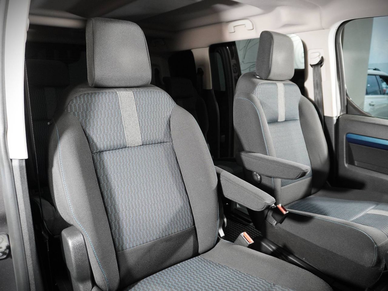 Zunanja slika - Peugeot Traveller - 2.0 BlueHDi 110kw SLO+LED+TOP - 15