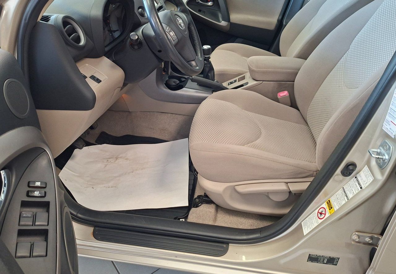 Zunanja slika - Toyota RAV4 - 2.2 D-4D 4WD Limited-1.LASTNIK-SLO-ODLIČEN- - 13