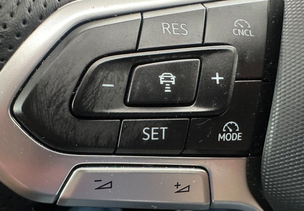 Zunanja slika - VW Tiguan - 2.0 TDI DSG R-Line 110kW.KAMERA.ACC.USNJE.LED - 3