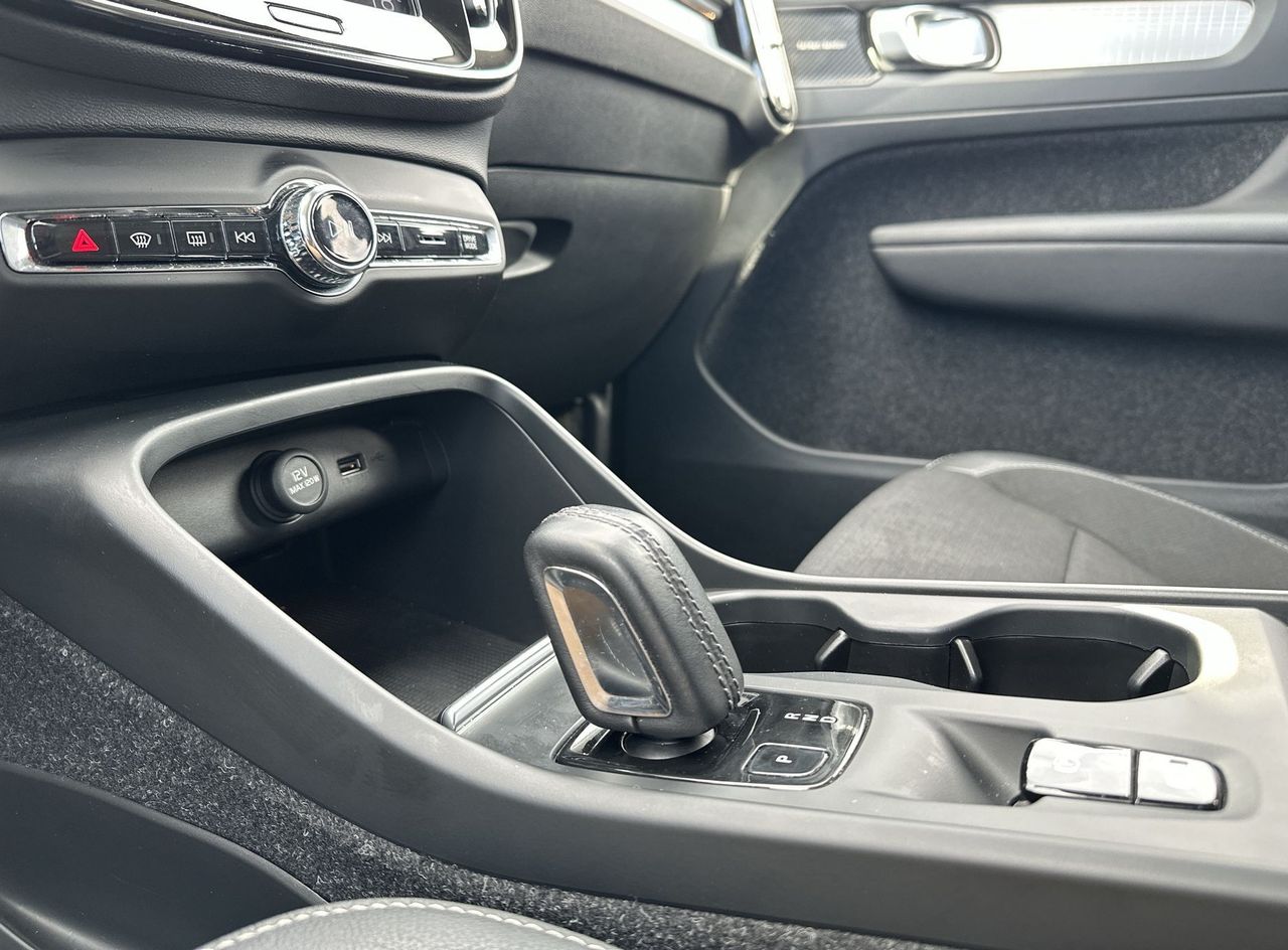 Zunanja slika - Volvo XC40 - D4 A AWD - 12