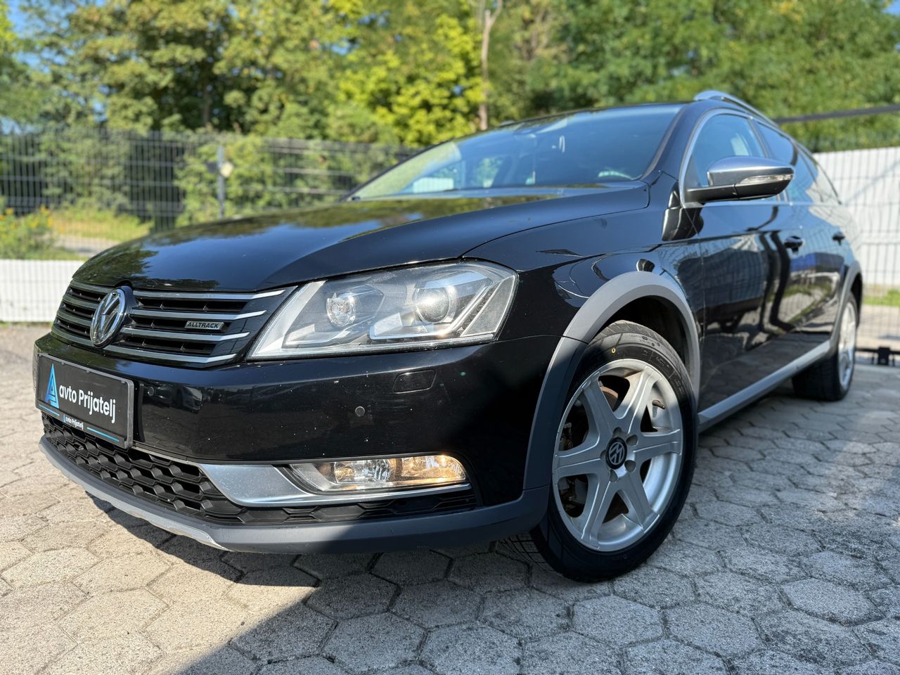 Zunanja slika - VW Passat - 2.0 TDI 4M BlueM.T.Alltr.Premium avt.130 - 1