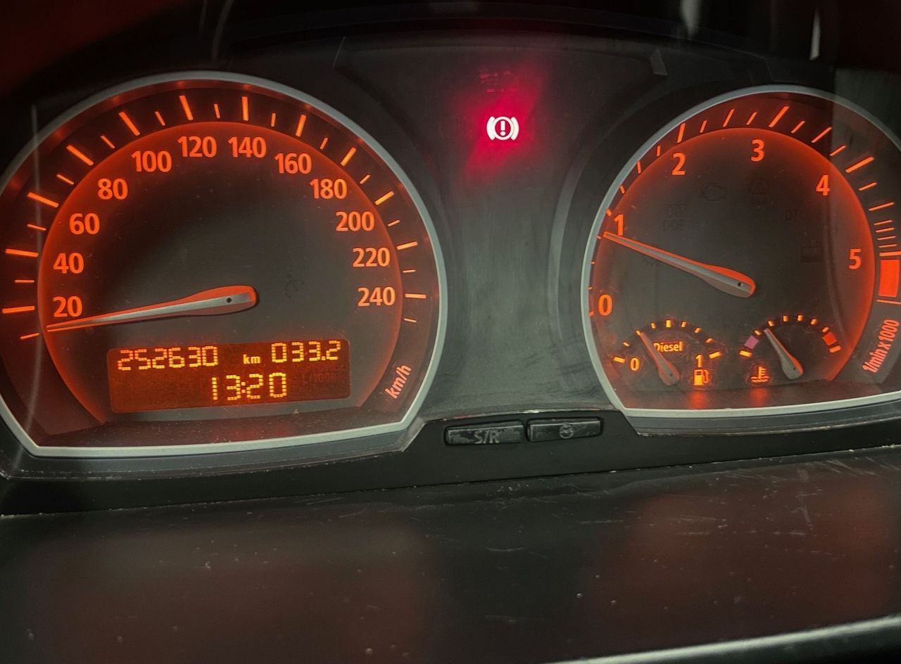 Zunanja slika - BMW X3 - serija : xDrive 18d 105 KW TEMPOMAT. VLEČNA NAPRAVA - 9