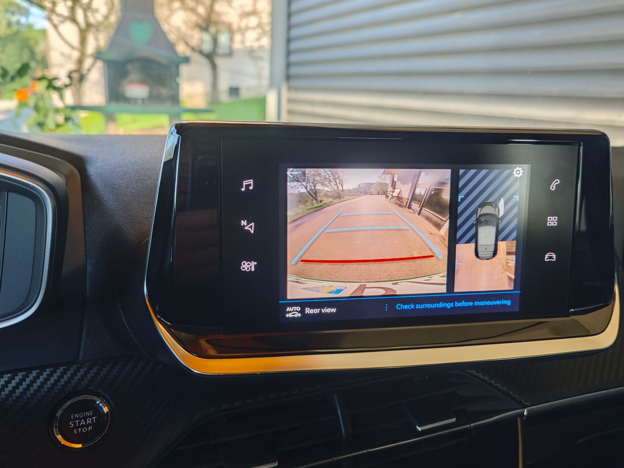 Notranja slika - Peugeot 208 - 1,2 PureTech 100 S&S Allure - 7