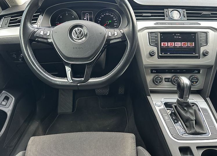 Zunanja slika - VW Passat - Variant 1.6 TDI DSG COMFORTLINE-NAVI-KAMERA-ACC-ALU... - 8