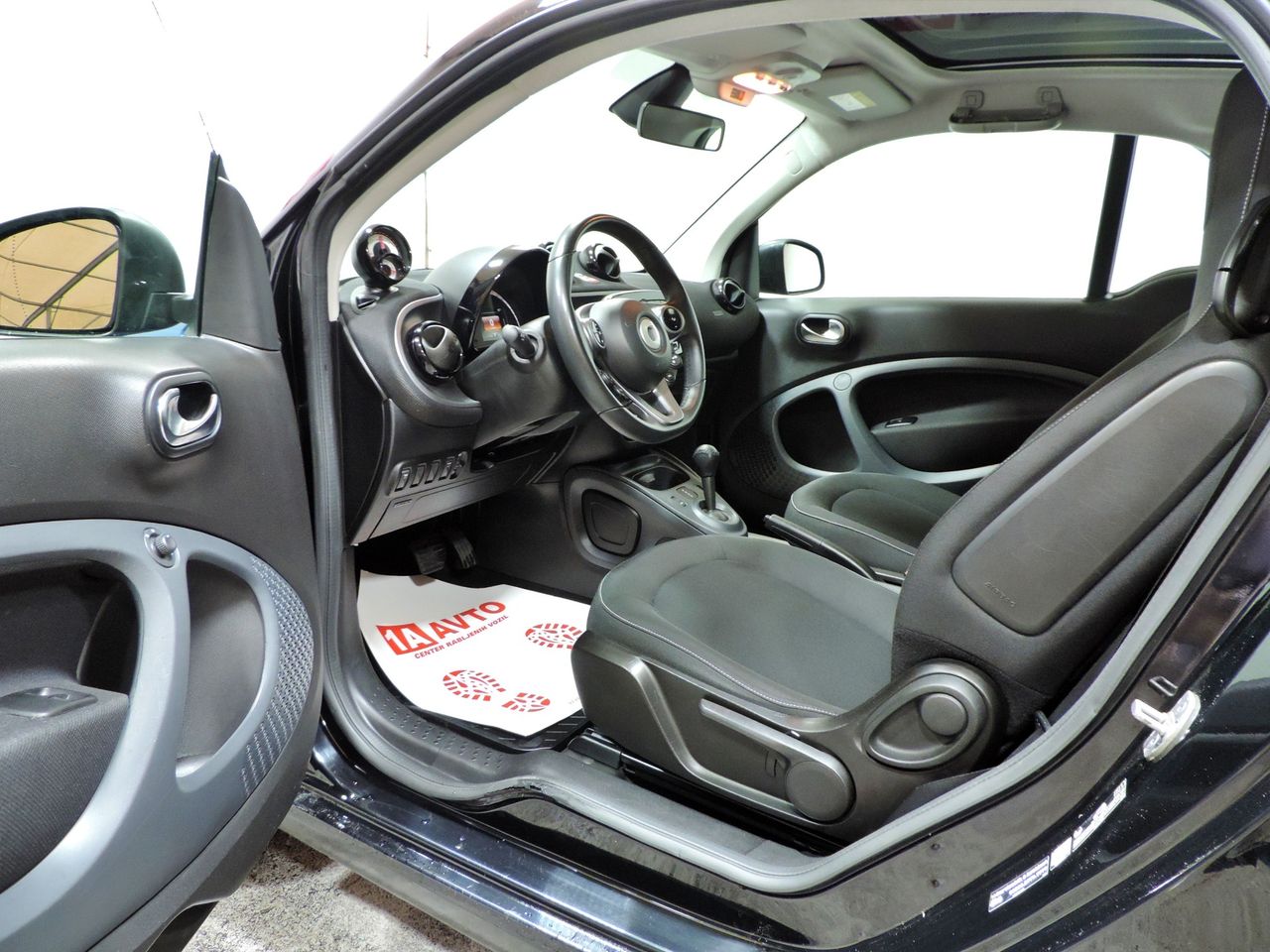 Zunanja slika - Smart Smart fortwo - 60 kW 82 KM electric drive - 9
