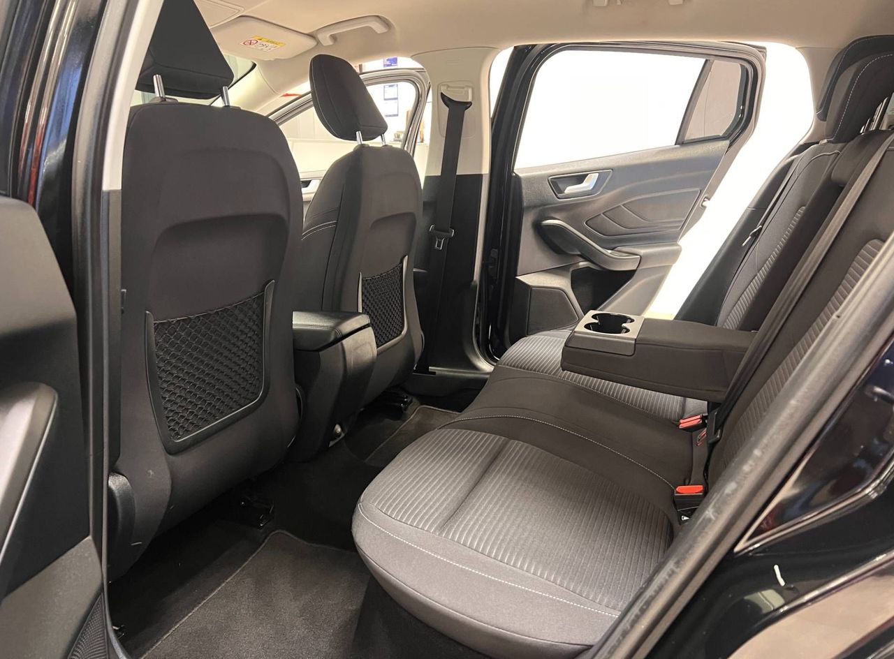 Zunanja slika - Ford Focus - 1.5-TITANIUM-LED-NAVI-2X-PDC-LINE-ASS-TEMP-ODLIČ.. - 12