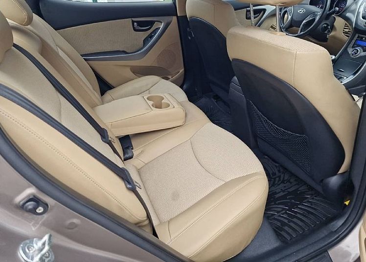 Zunanja slika - Hyundai Elantra - 1.6 CVVT STYLE ZELO LEPO OHRANJENO VOZILO - 12