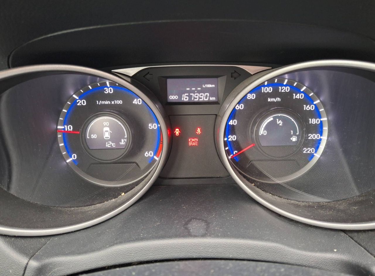 Zunanja slika - Hyundai ix35 - 2.0 CRDI Premium 4WD... - 13