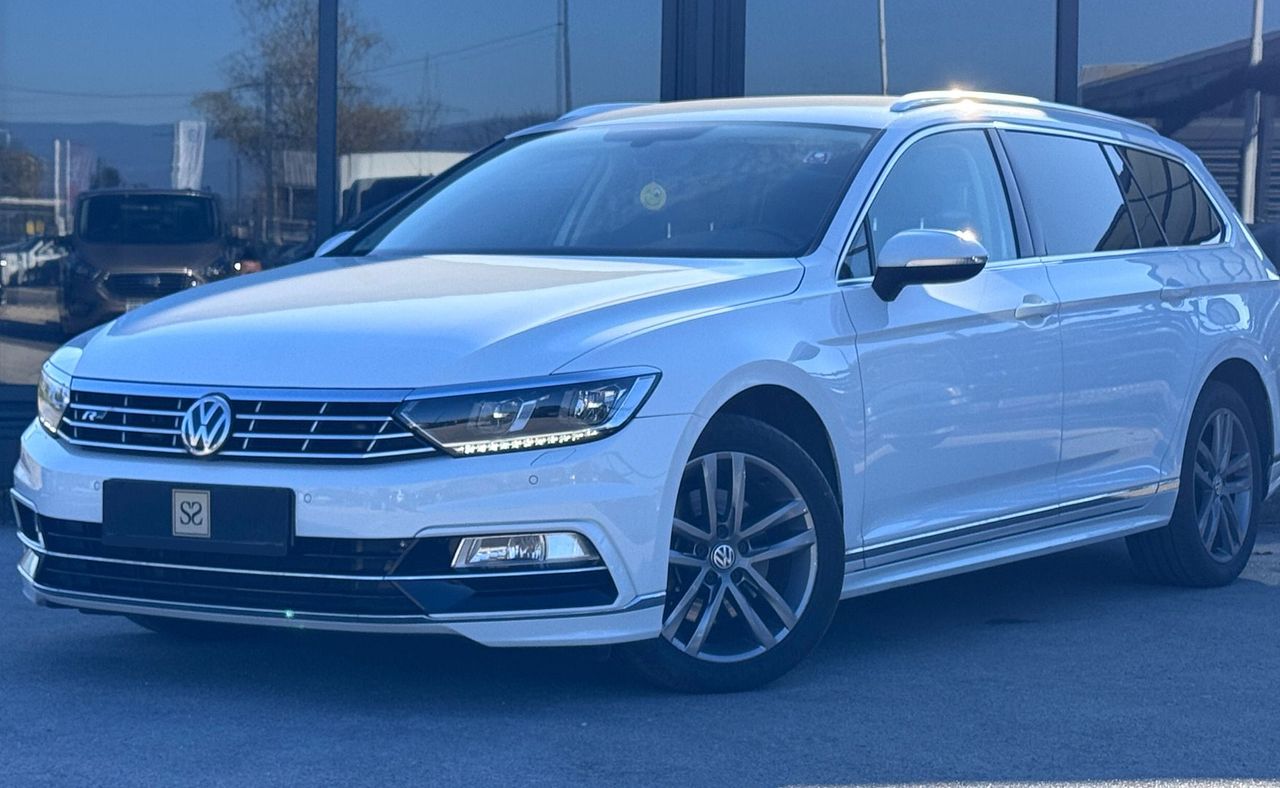 Zunanja slika - VW Passat - Variant 2.0TDI R line BT Navi Kljuka LED Alu Gretjesed x4 - 1