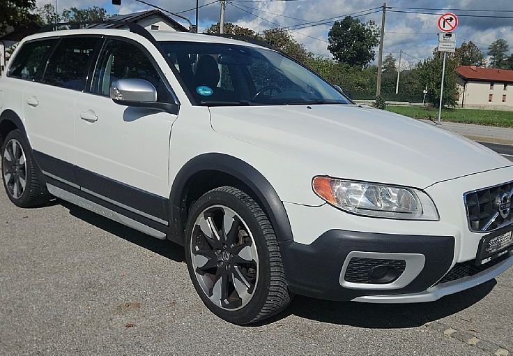 Zunanja slika - Volvo XC70 - D5 AWD 205ks °AUTOMATIC° °19-COL° USNJE - 4