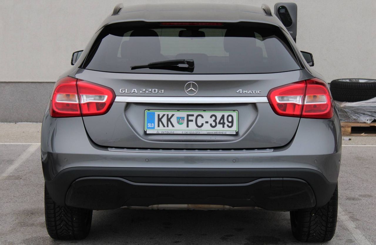 Zunanja slika - Mercedes-Benz GLA-Razred - 220 d 4MATIC NIGHT KAMERA PDC NAVI 18 ALU - 4