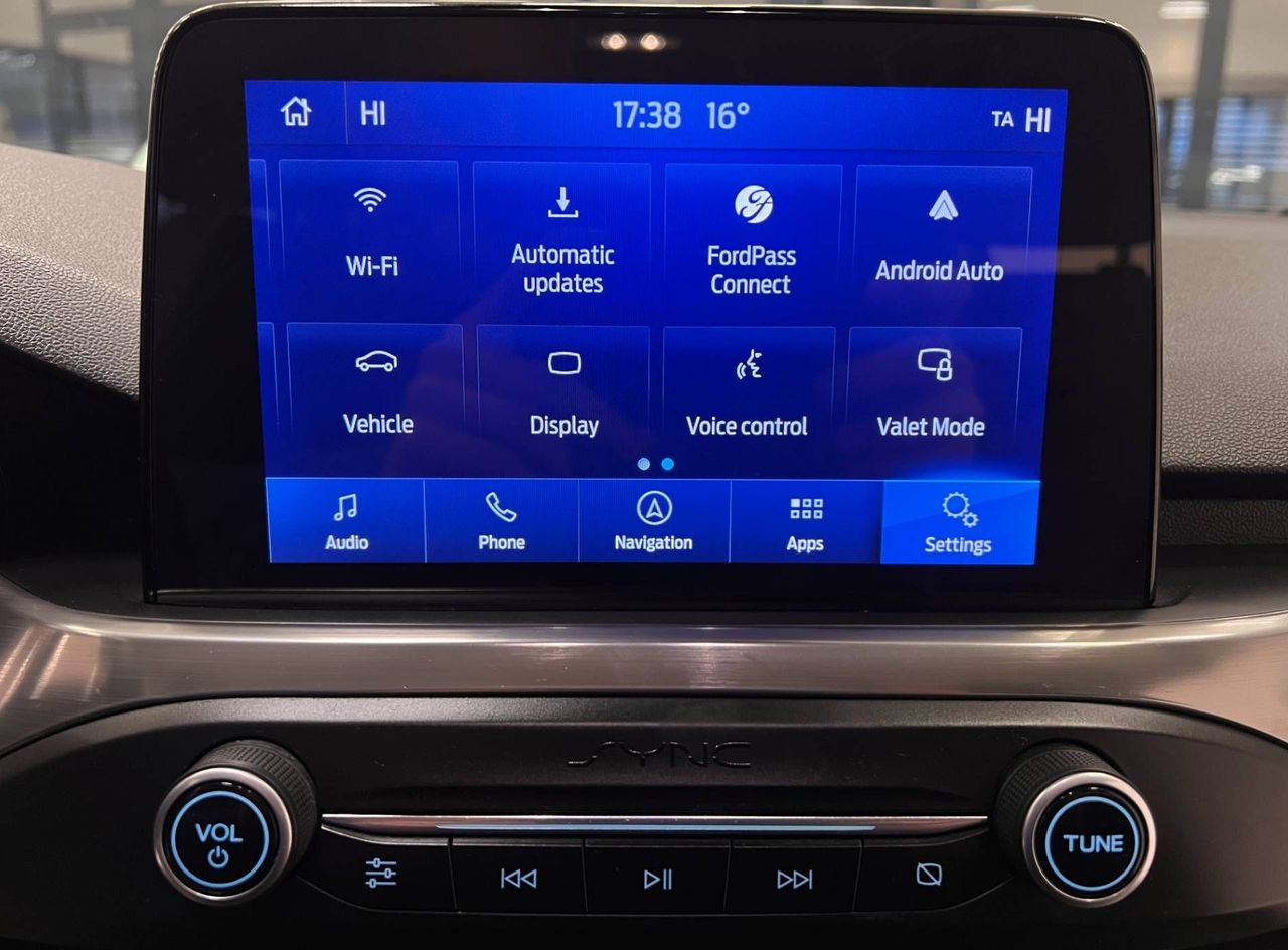 Zunanja slika - Ford Focus - 1.5-TITANIUM-LED-NAVI-2X-PDC-LINE-ASS-TEMP-ODLIČ.. - 16