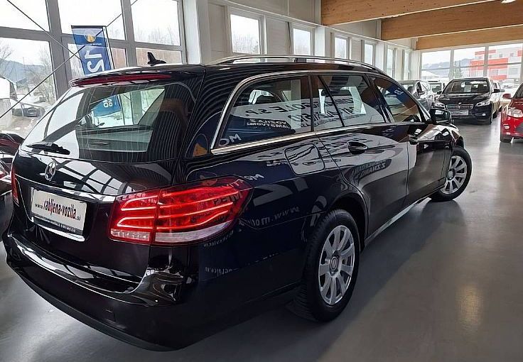 Zunanja slika - Mercedes-Benz E-Razred - E 200 BlueTEC ELEGANCE LED NAVIGACIJA... - 6