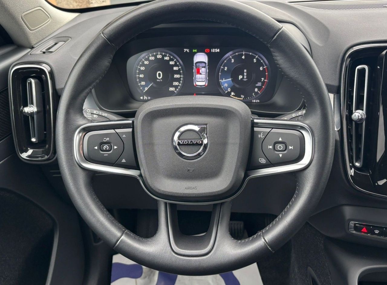 Zunanja slika - Volvo XC40 - T3 AUT Momentum Pro SLO-1.LAST.-KAMERA-GRETJE - 9