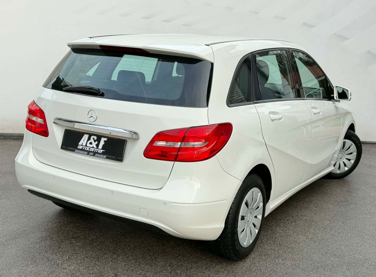 Zunanja slika - Mercedes-Benz B-Razred - 180 CDI-2 LASTNIK-LIZING ZA TUJCE-PDC-TEMPOMAT-... - 5