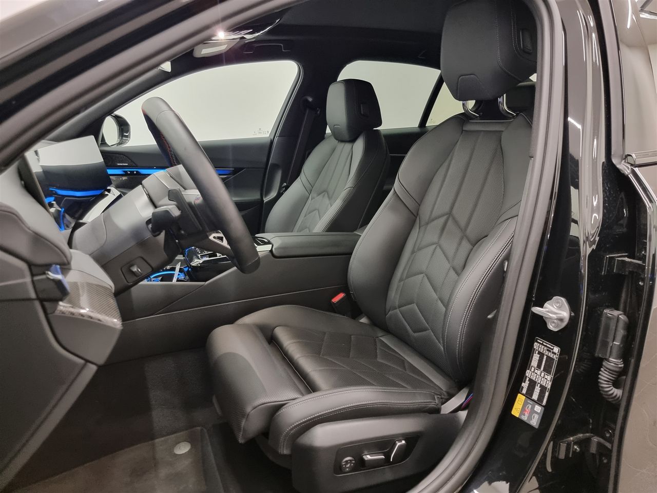 Zunanja slika - BMW i5 - M60 xDrive Limuzina - 17
