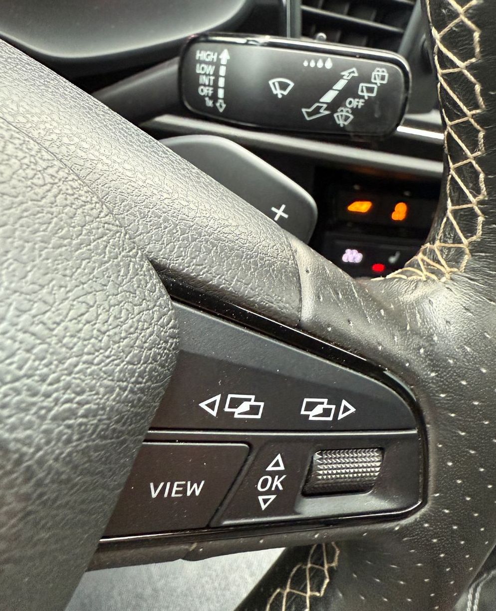 Zunanja slika - Seat Leon - 2.0TSI DSG 4x4 CUPRA-LED-VIRTUAL-NAVI-ACC-BLACK - 14