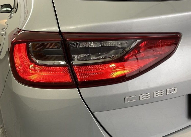 Zunanja slika - KIA Ceed - 1.0 T-GDi 74 kW.NEMŠKI.NAVI.KAMERA.PDC.GRETJE.SED - 13