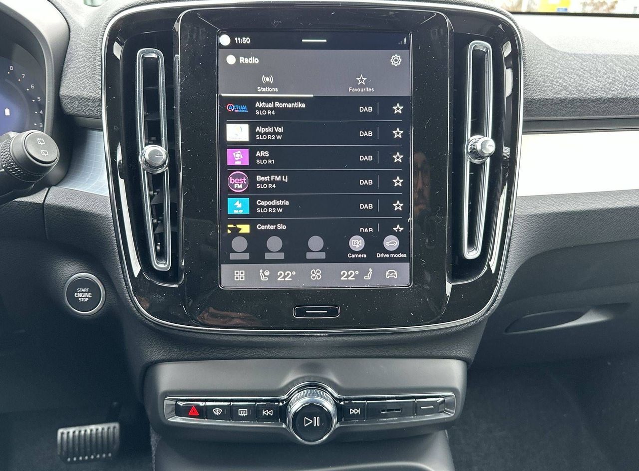 Zunanja slika - Volvo XC40 - B3 P Core AT DCT - 17