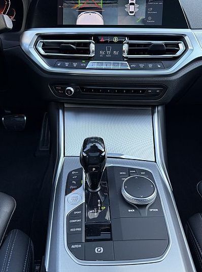 Zunanja slika - BMW Serija 3 - : 320d M Sport-360°-STREŠNO OKNO-ASISTENCE-H K - 9