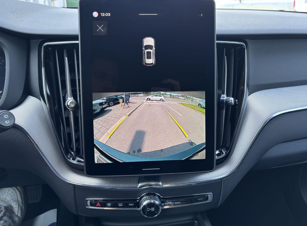 Zunanja slika - Volvo XC60 - B5P  Core AT AWD 3 leta garancije + 3 servisi - 18