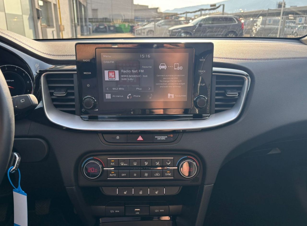 Zunanja slika - KIA XCeed - 1.5 T-GDi EX Way KAMERA-TEMPOMAT-GRETJE SEDEŽEV - 15