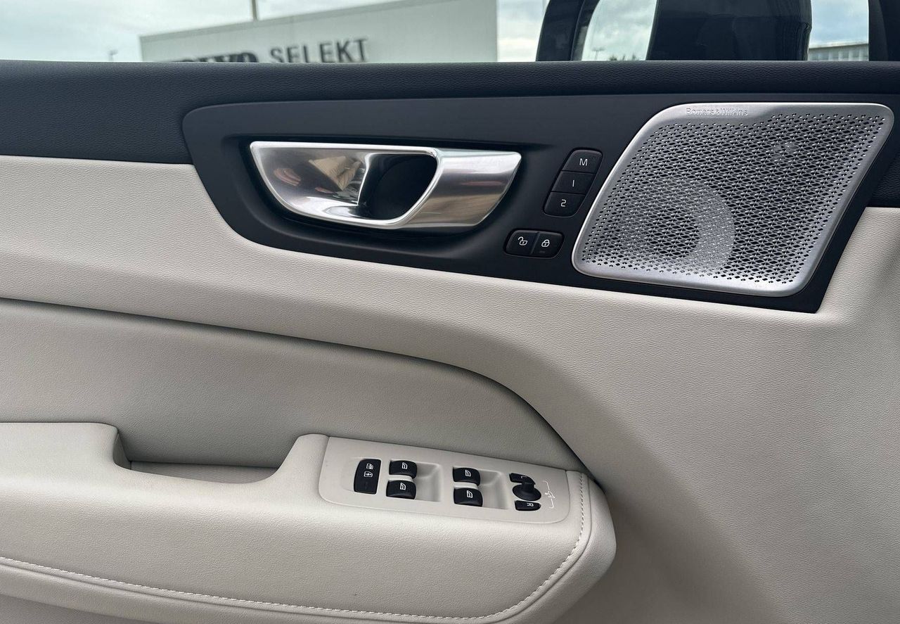Zunanja slika - Volvo XC60 - T8 AWD Recharge Twin Engine Ultra Dark Avt - 13