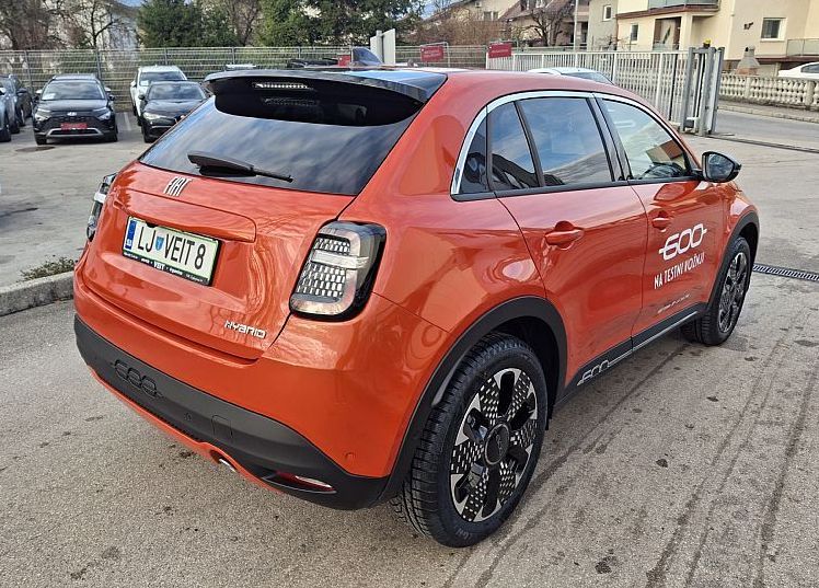 Zunanja slika - Fiat 600 - 1.2 T3 Hybrid DCT 110 LaPrima - 4