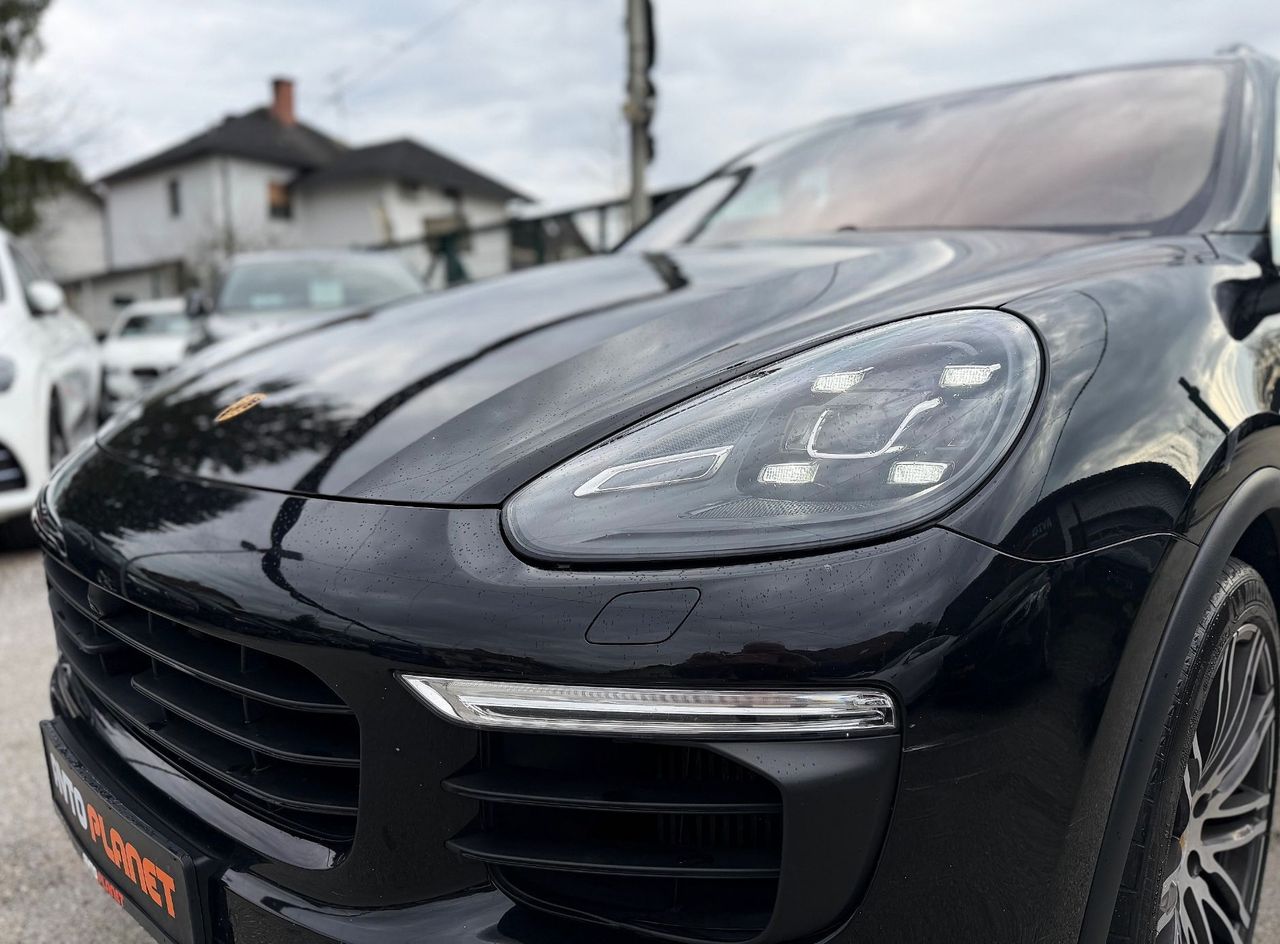 Zunanja slika - Porsche Cayenne - DIESEL 3.0 SLO CHRONO FULL LED ACC PANO ALU21 - 9