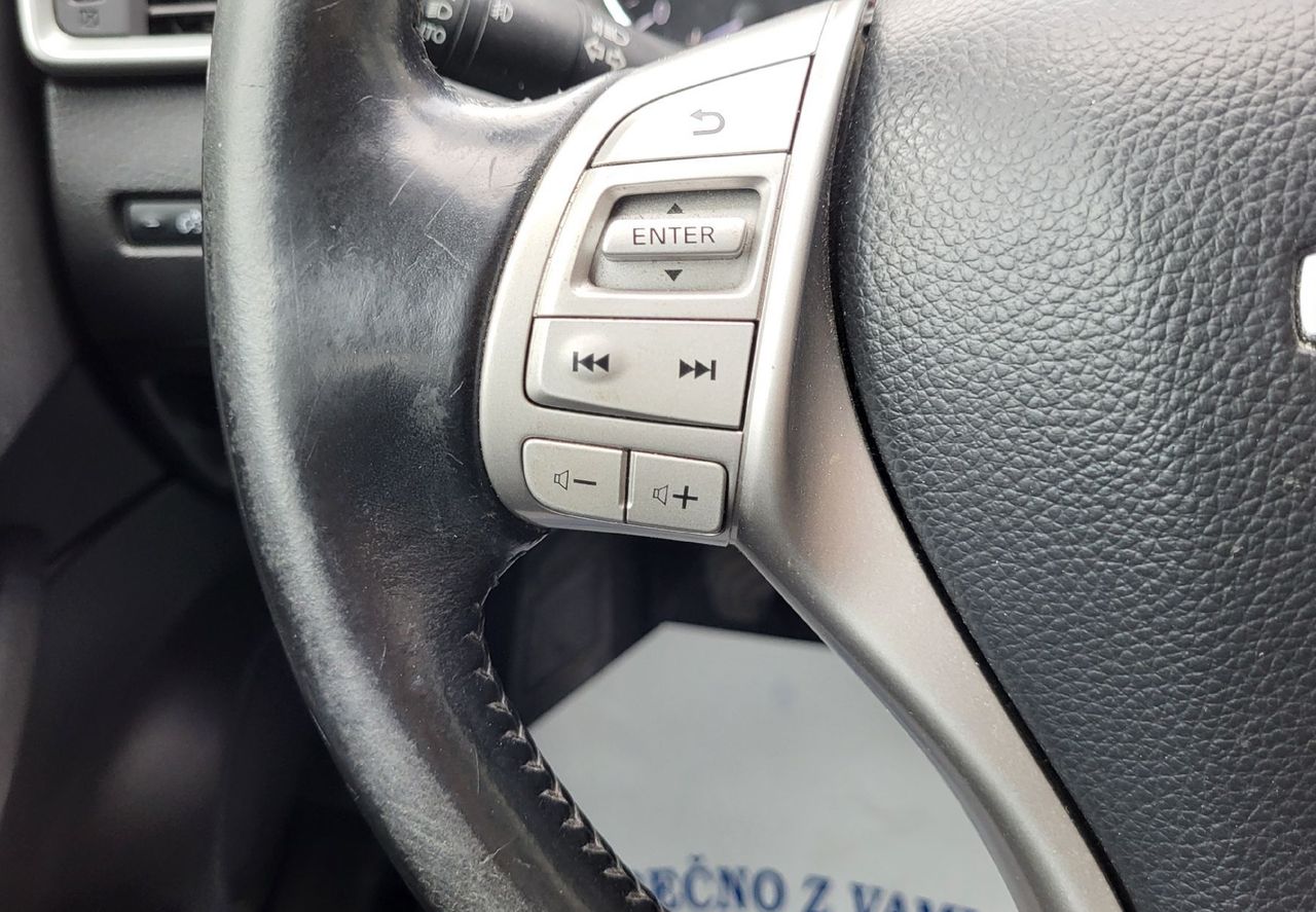 Zunanja slika - Nissan Qashqai - 1.5 DCI 360 navi-pdc-kamera-alu-acc-tempom-servis - 10