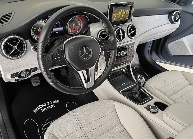 Zunanja slika - Mercedes-Benz GLA-Razred - 200-156KM-2XAMG-LINE-KAMERA-NAVI-GRET-SED-80.000KM - 8