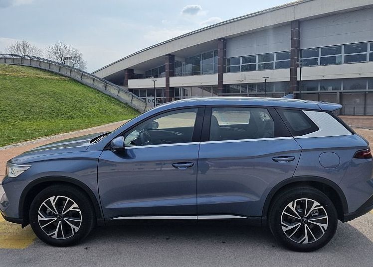 Zunanja slika - BYD Sealion 5 - DM-i COMFORT PHEV - skupni doseg 992 km - 2