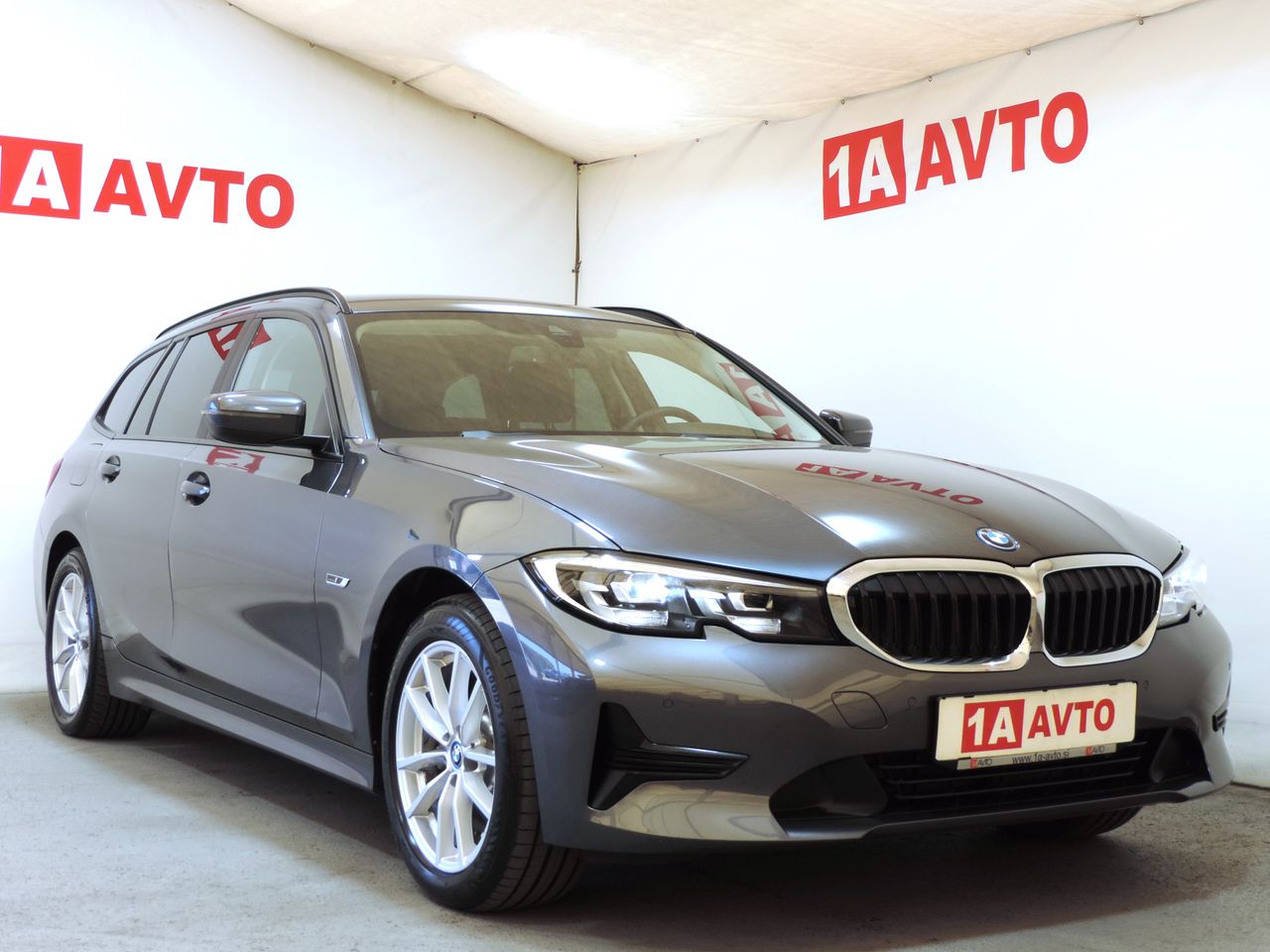Zunanja slika - BMW Serija 1 - serija 3 Touring 320E xDrive (A/T) LED-KAMERA-COCPIT - 3