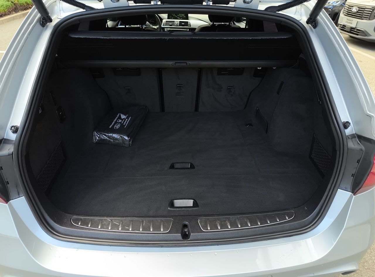 Zunanja slika - BMW Serija 3 - Touring: 318i AVT M SPORT-LED-USNJE-ŠPORTNI SEDEŽI-VIRTU - 14