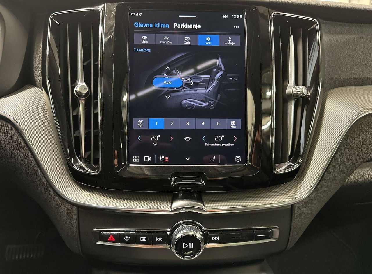 Zunanja slika - Volvo XC60 - B4 D Plus Dark AT... - 17